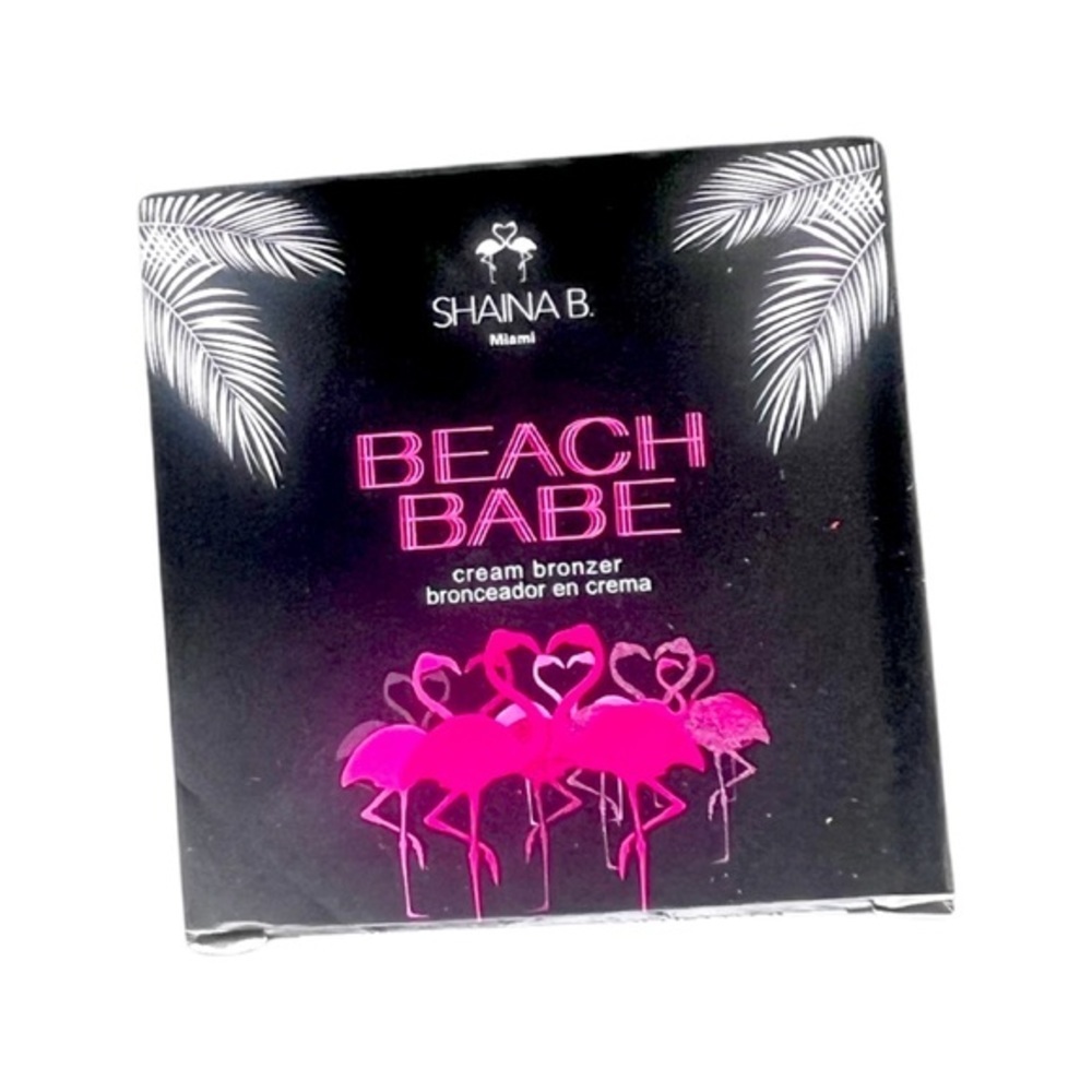 CREAM BRONZER IN BEACH BABE
A flawless sun-kissed finish, your go-to companion.‍